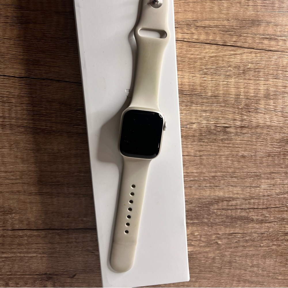 Apple Watch Series 7 + Cellular data